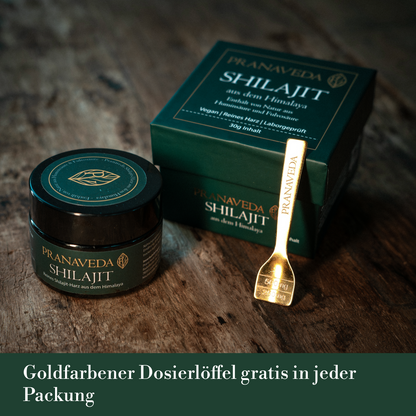 Shilajit Harz mit goldenem Löffel